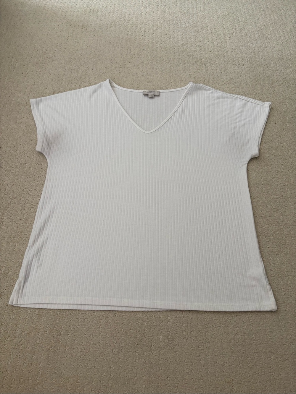 LOFT White Ribbed Loose V-Neck Short Sleeve Top Casual Shirt Size Medium